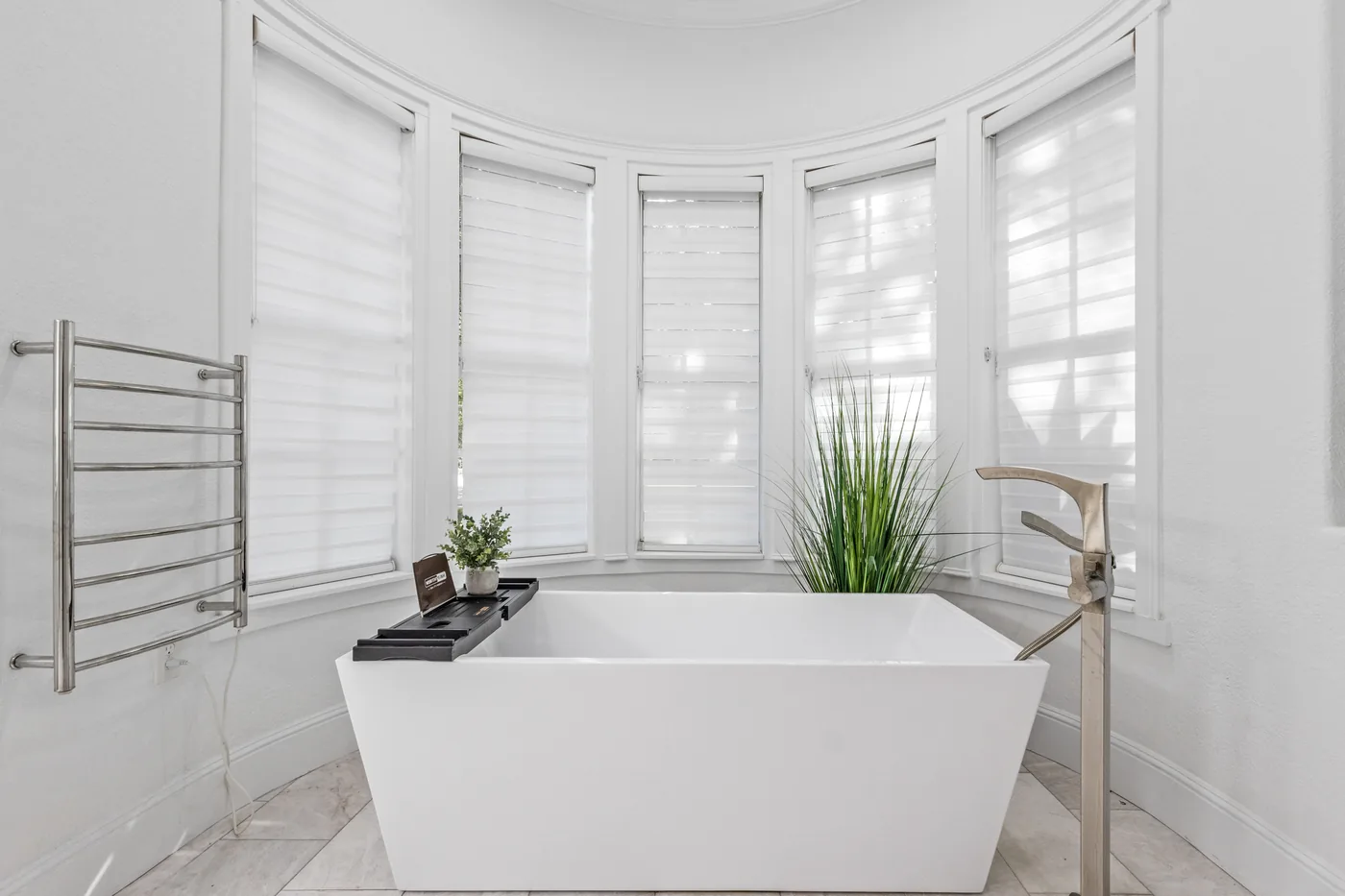 Luxury vacation rental bathroom photography by REMIX