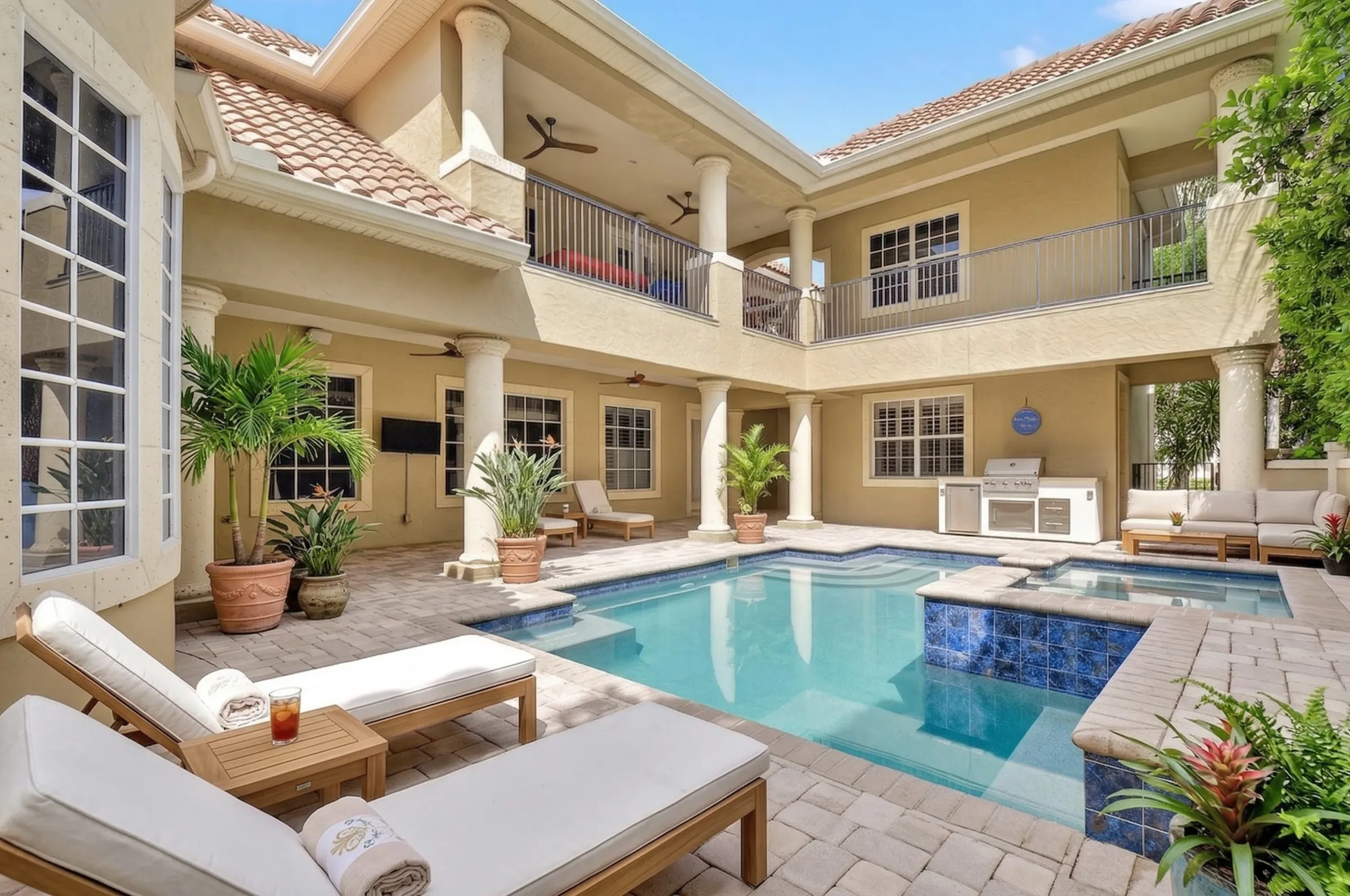 Vacation rental photography showcase package by REMIX